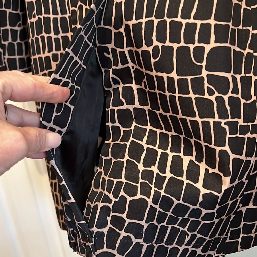 Relatively Black/Tan Animal Print Rain Coat‎ Size L/XL ( see measurements) - Picture 11 of 13